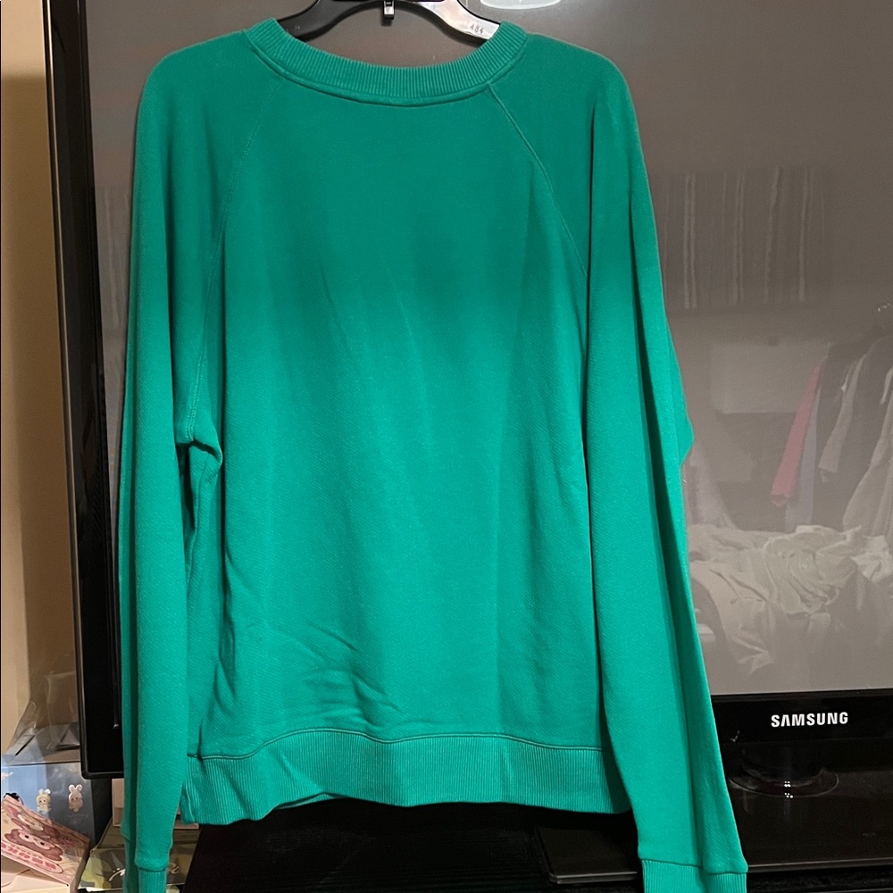 Universal Thread Sweatshirt, Tee, and Sweatpants - Picture 5 of 15